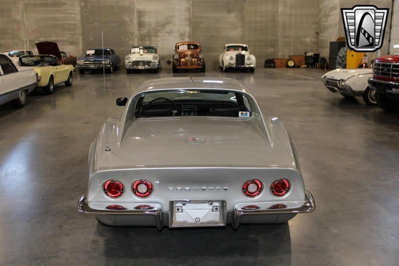 Chevrolet-Corvette-Coupe-1969-Silver-Black-61715-4