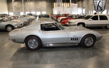 Chevrolet-Corvette-Coupe-1969-Silver-Black-61715-6