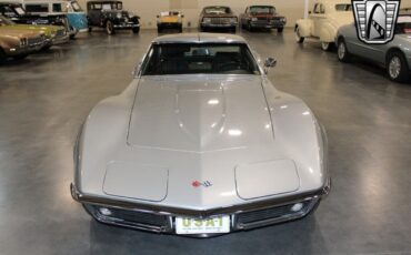 Chevrolet-Corvette-Coupe-1969-Silver-Black-61715-8