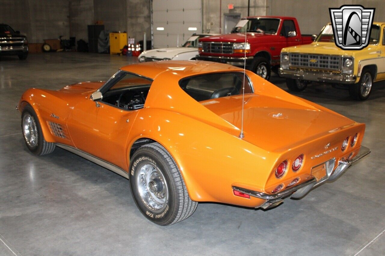 Chevrolet-Corvette-Coupe-1971-Orange-Black-113927-3