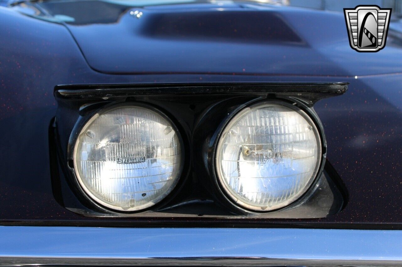 Chevrolet-Corvette-Coupe-1971-Red-Black-123905-10