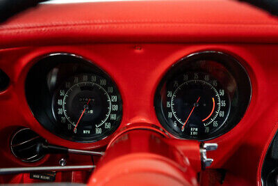 Chevrolet-Corvette-Coupe-1971-Red-Red-2588-19