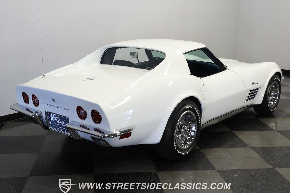 Chevrolet-Corvette-Coupe-1971-White-Blue-163030-10