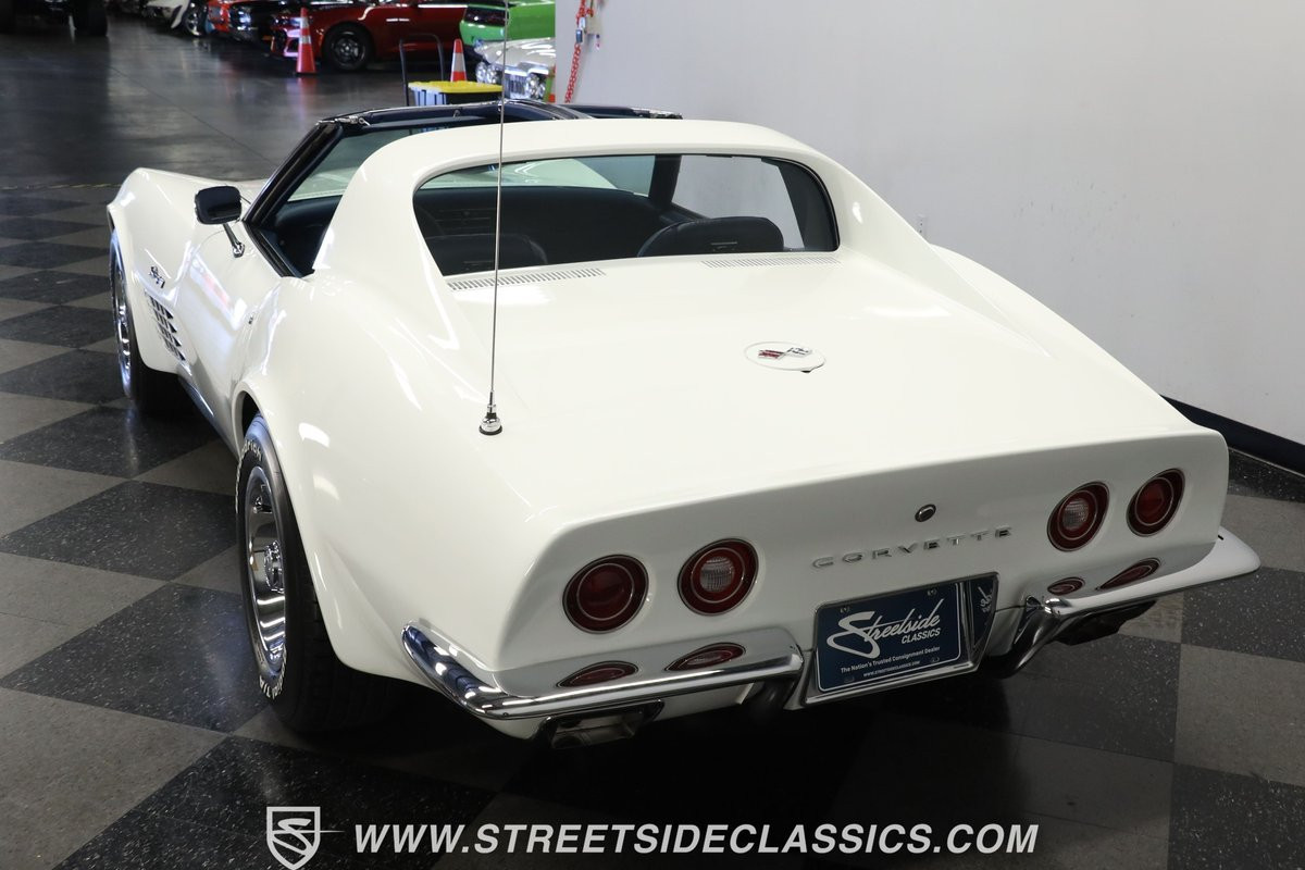 Chevrolet-Corvette-Coupe-1971-White-Blue-163030-7