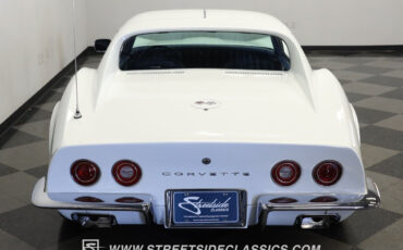 Chevrolet-Corvette-Coupe-1971-White-Blue-163030-8