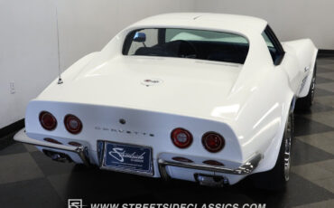 Chevrolet-Corvette-Coupe-1971-White-Blue-163030-9