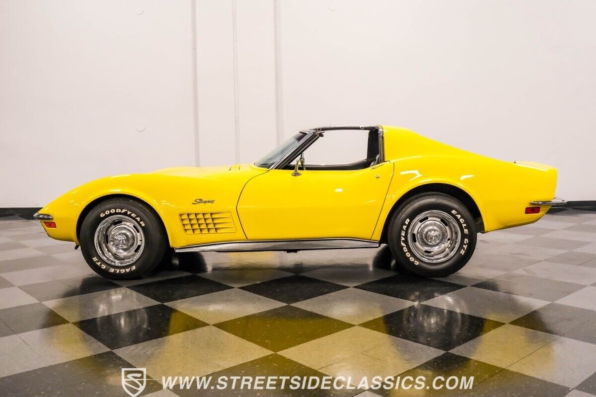 Chevrolet-Corvette-Coupe-1971-Yellow-Black-133159-6