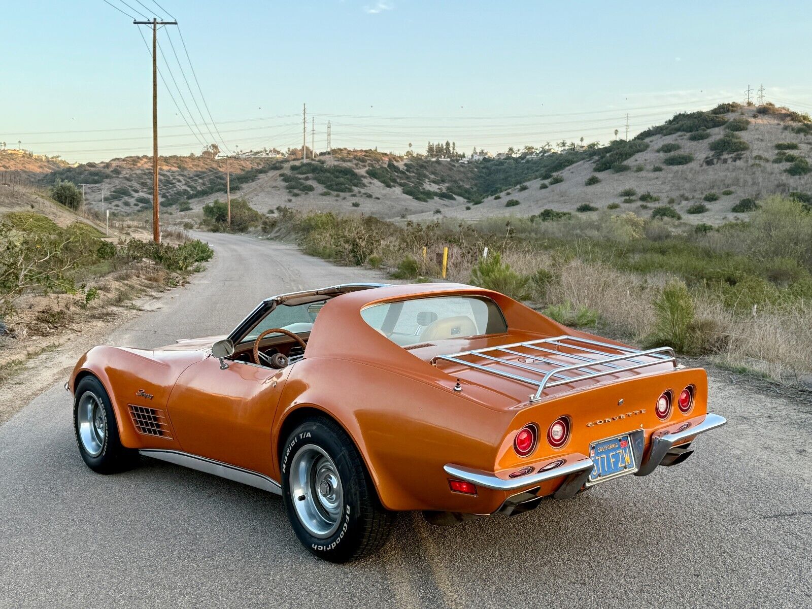 Chevrolet-Corvette-Coupe-1972-188293-11