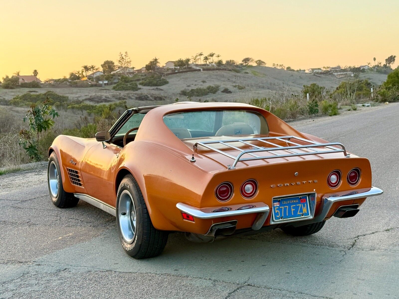 Chevrolet-Corvette-Coupe-1972-188293-12