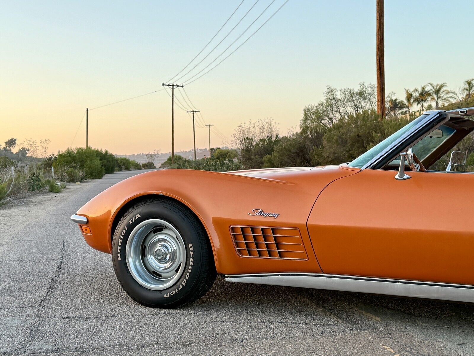 Chevrolet-Corvette-Coupe-1972-188293-15