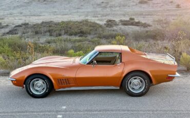 Chevrolet-Corvette-Coupe-1972-188293-16