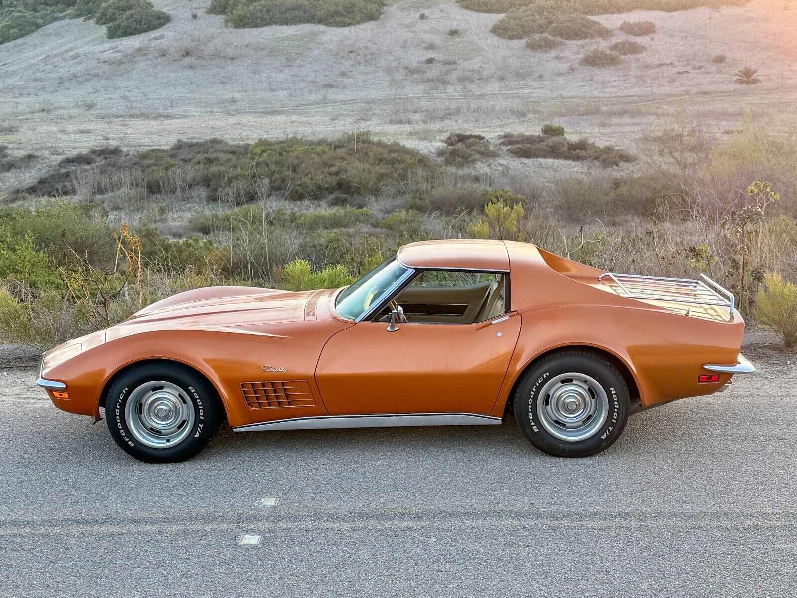 Chevrolet-Corvette-Coupe-1972-188293-16