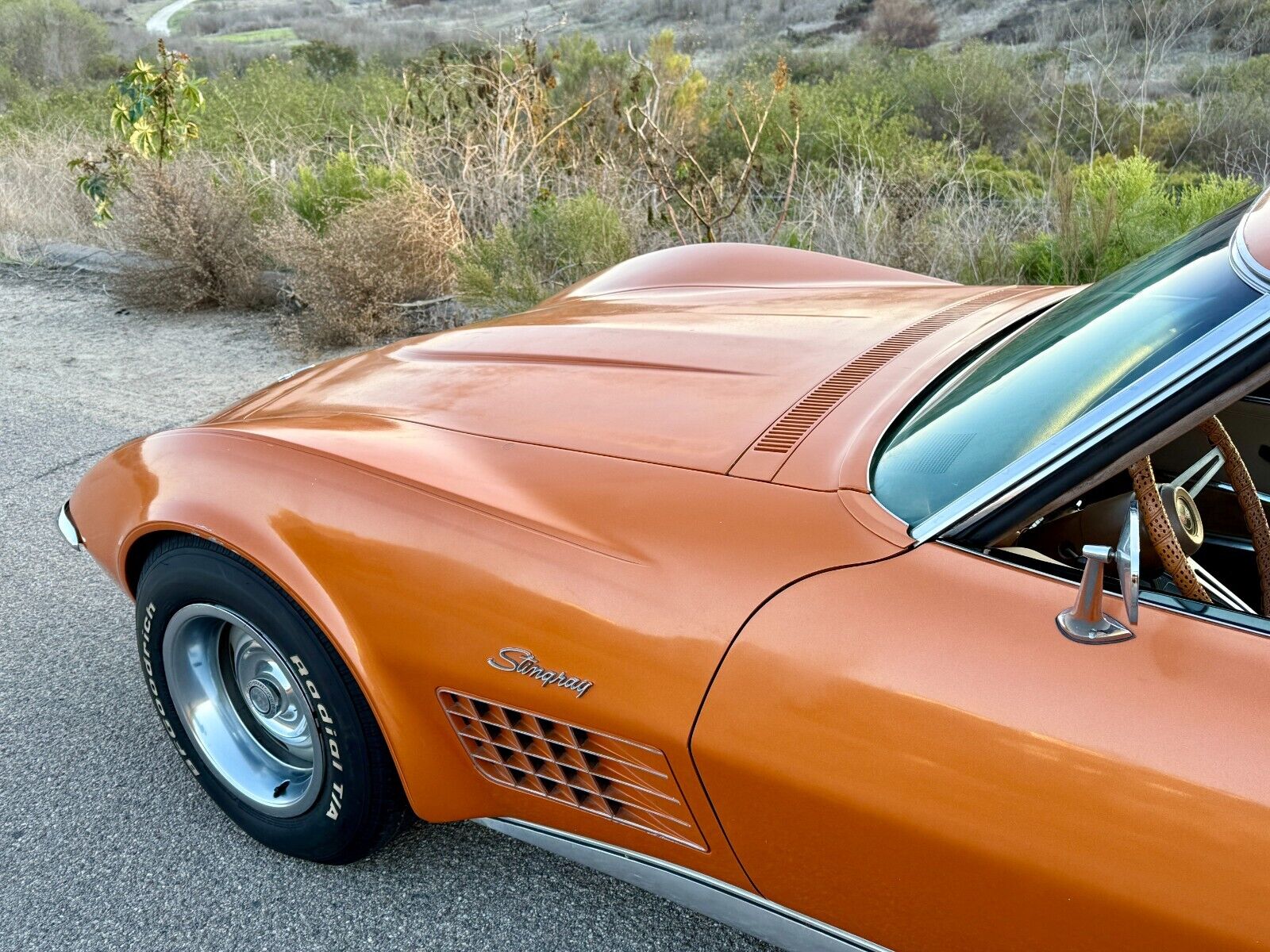 Chevrolet-Corvette-Coupe-1972-188293-17