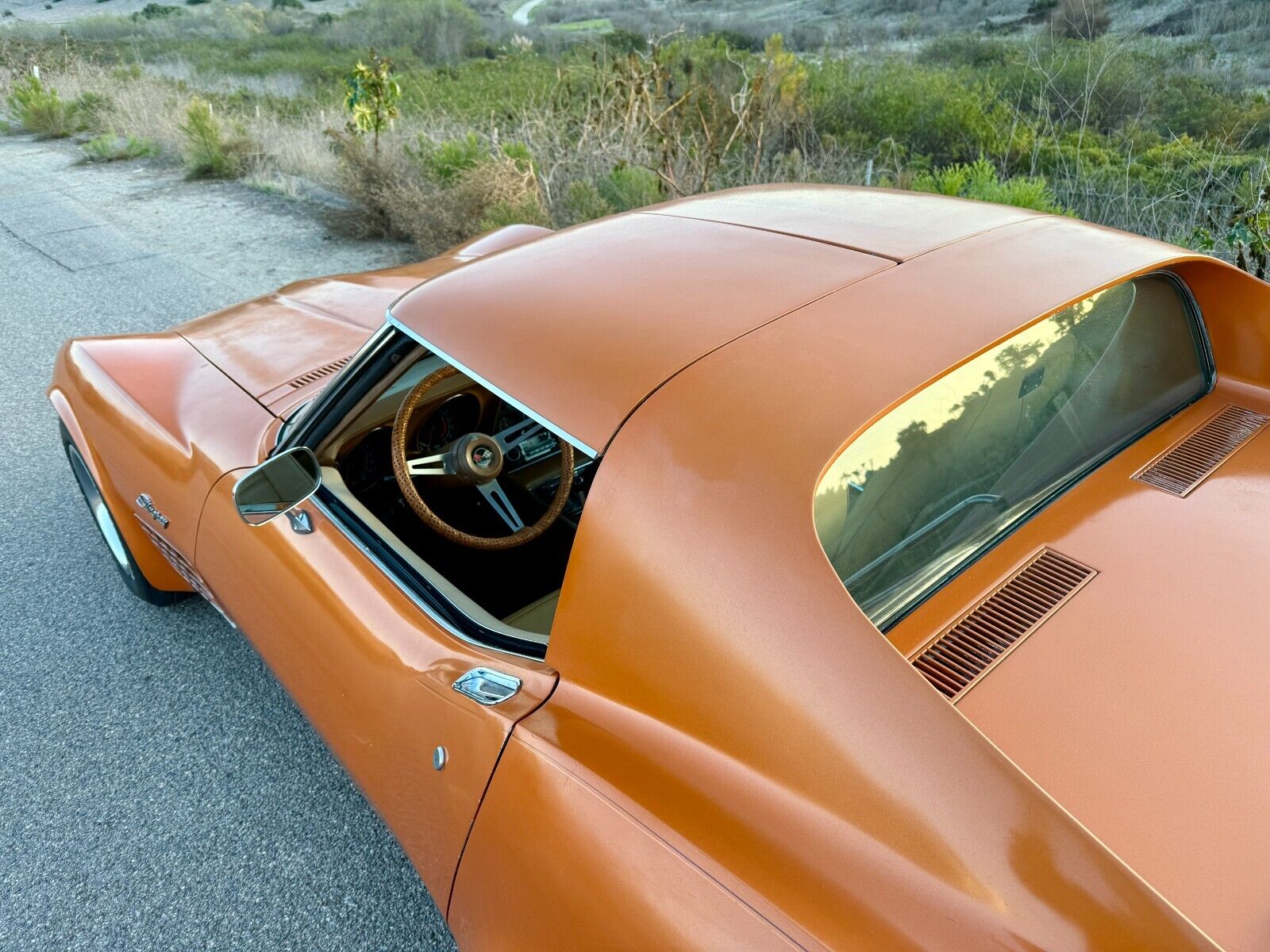 Chevrolet-Corvette-Coupe-1972-188293-20