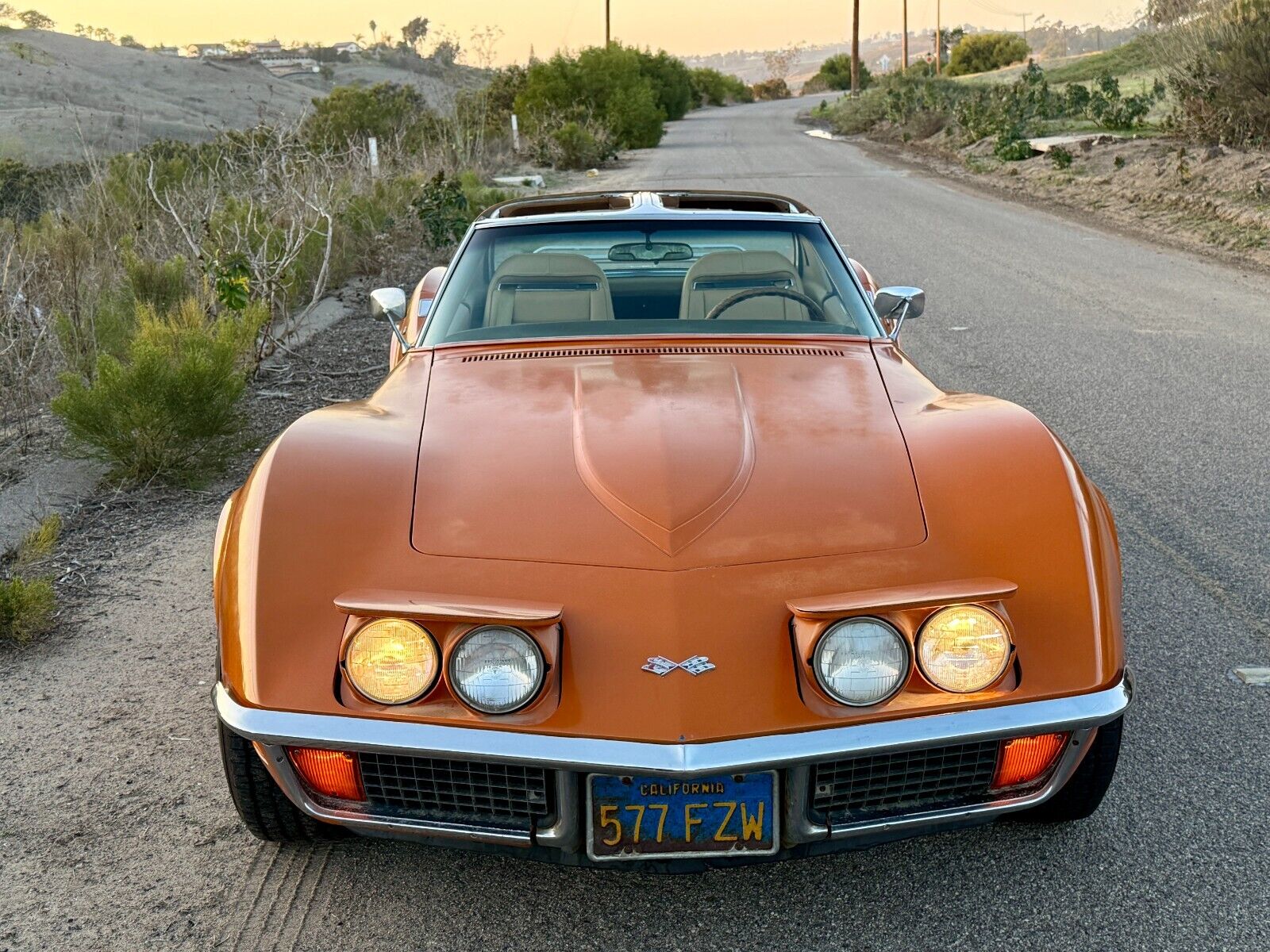 Chevrolet-Corvette-Coupe-1972-188293-24