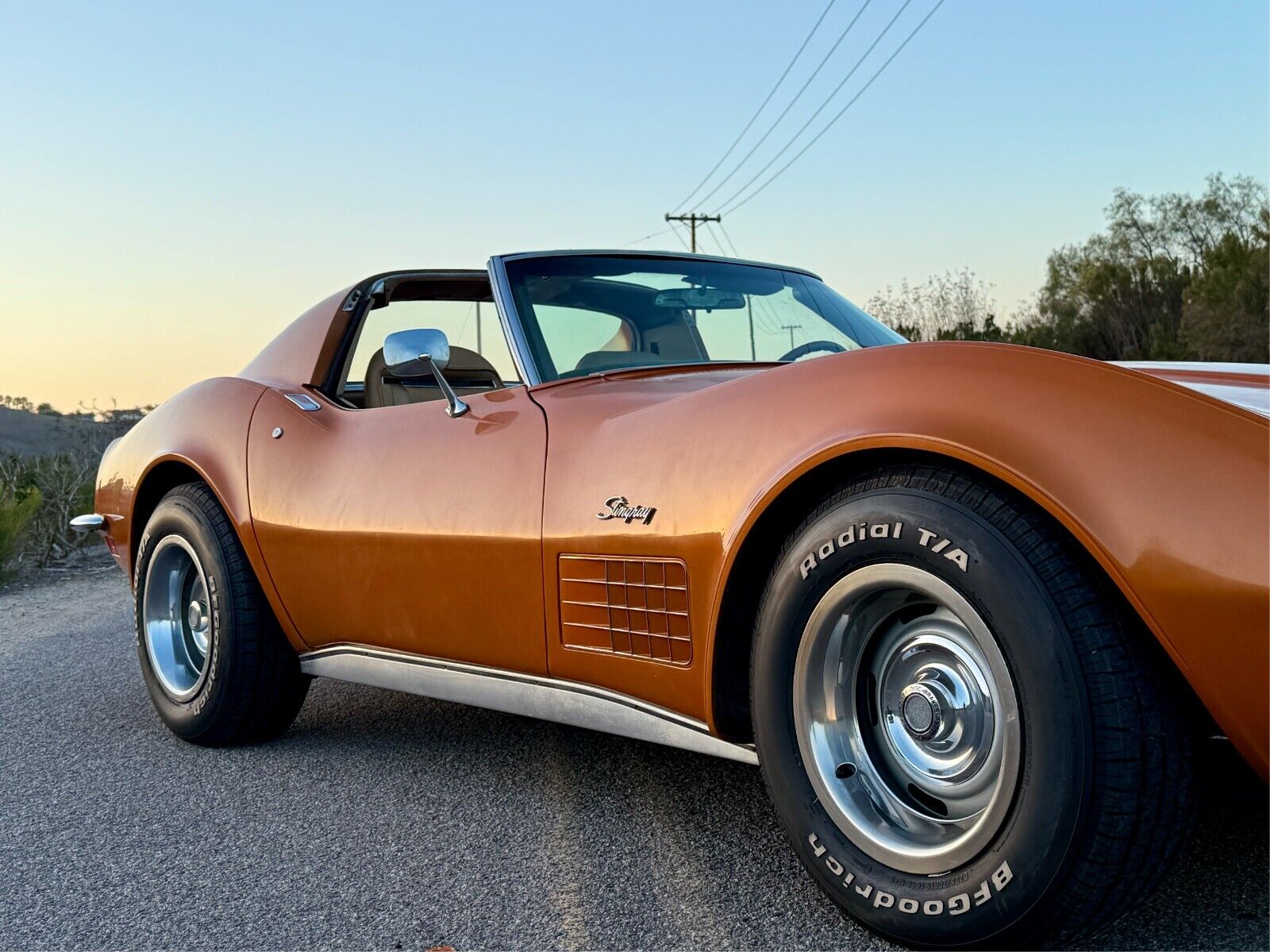 Chevrolet-Corvette-Coupe-1972-188293-26