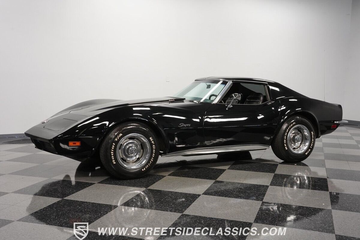 Chevrolet-Corvette-Coupe-1973-Black-Black-87938-6