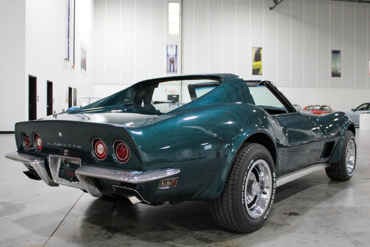 Chevrolet-Corvette-Coupe-1973-Green-Black-130597-4