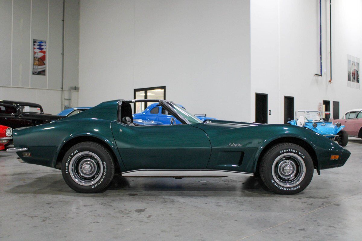 Chevrolet-Corvette-Coupe-1973-Green-Black-130597-5