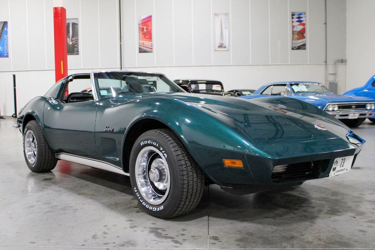 Chevrolet-Corvette-Coupe-1973-Green-Black-130597-6