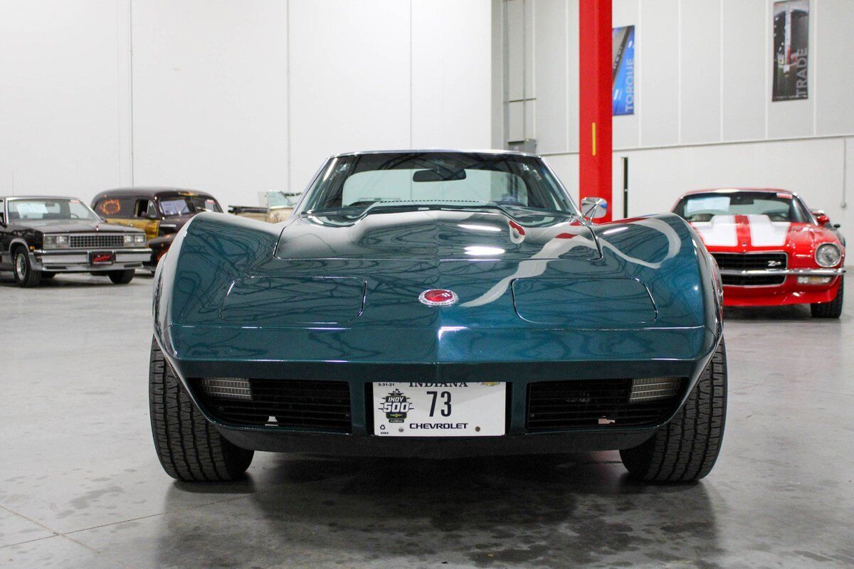 Chevrolet-Corvette-Coupe-1973-Green-Black-130597-7