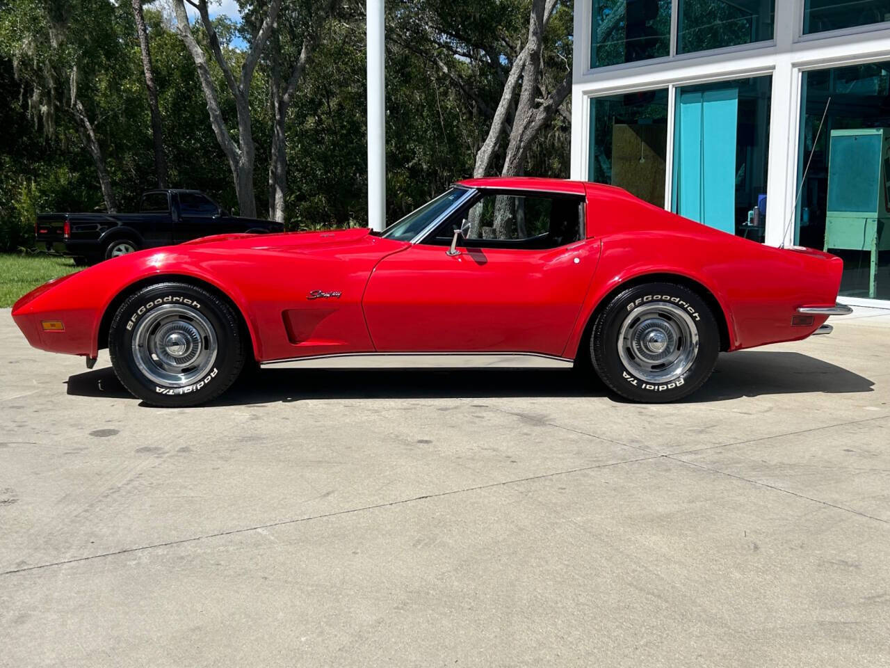 Chevrolet-Corvette-Coupe-1973-Red-Black-160534-8