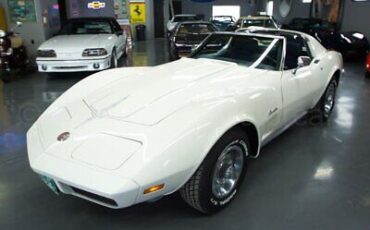 Chevrolet-Corvette-Coupe-1973-White-Blue-86559-1