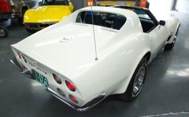 Chevrolet-Corvette-Coupe-1973-White-Blue-86559-5