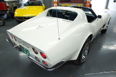 Chevrolet-Corvette-Coupe-1973-White-Blue-86559-5