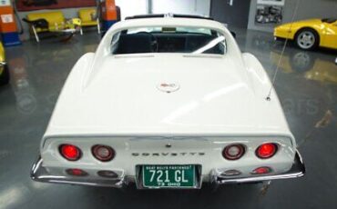 Chevrolet-Corvette-Coupe-1973-White-Blue-86559-6