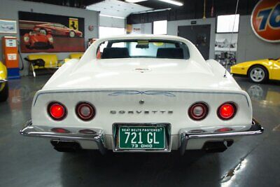 Chevrolet-Corvette-Coupe-1973-White-Blue-86559-7