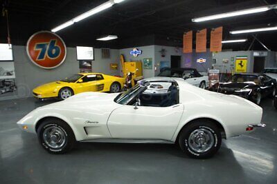 Chevrolet-Corvette-Coupe-1973-White-Blue-86559-9