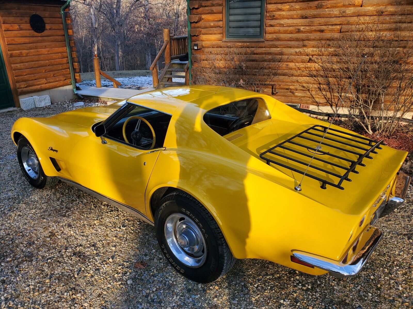 Chevrolet-Corvette-Coupe-1973-Yellow-Black-83686-1