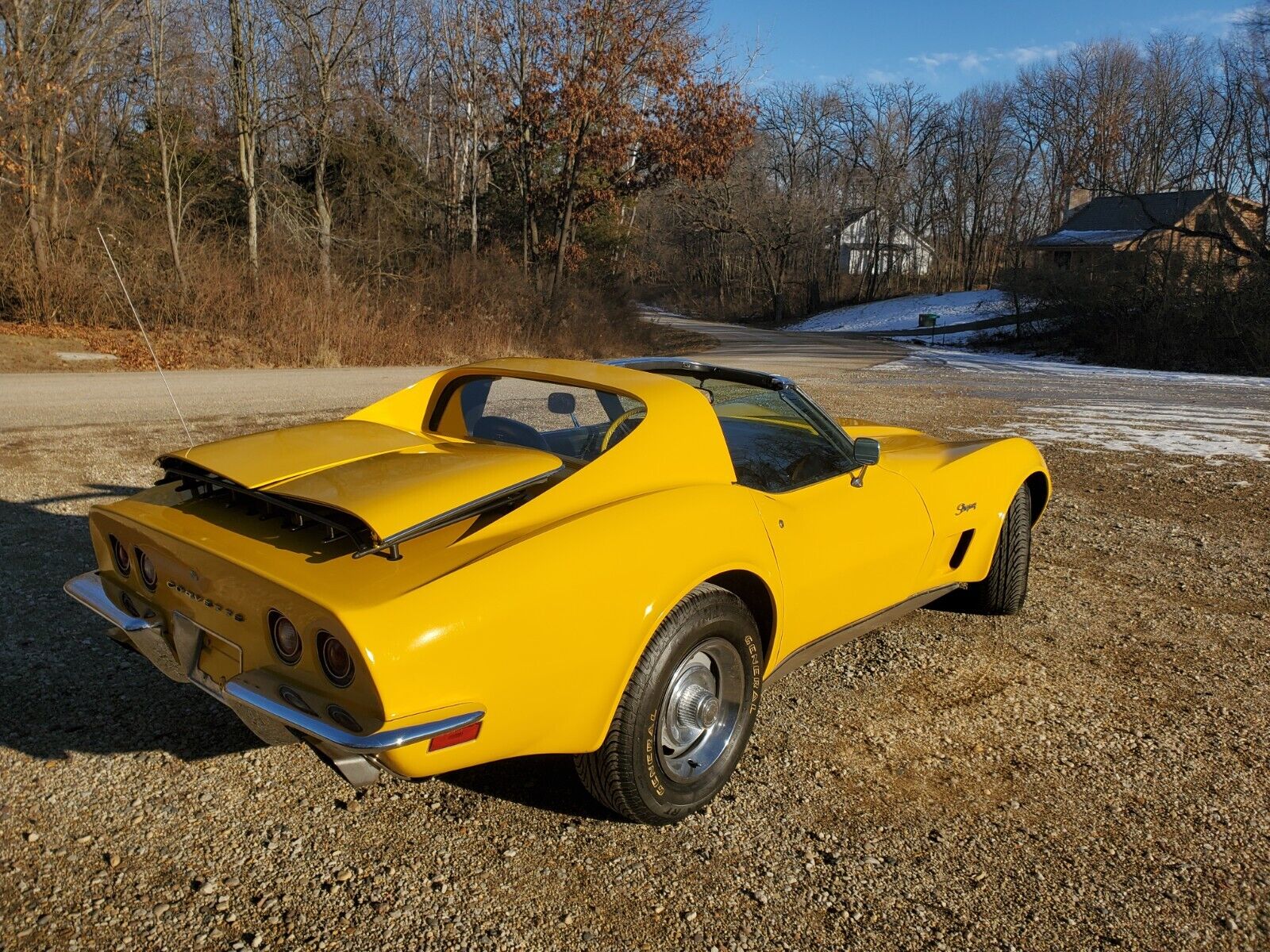 Chevrolet-Corvette-Coupe-1973-Yellow-Black-83686-10