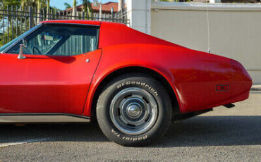 Chevrolet-Corvette-Coupe-1974-Red-Black-41185-4