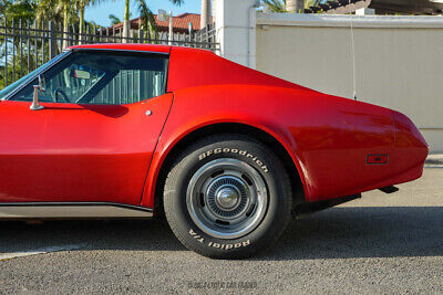 Chevrolet-Corvette-Coupe-1974-Red-Black-41185-4