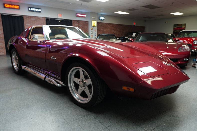 Chevrolet-Corvette-Coupe-1974-Red-Saddle-51373-11