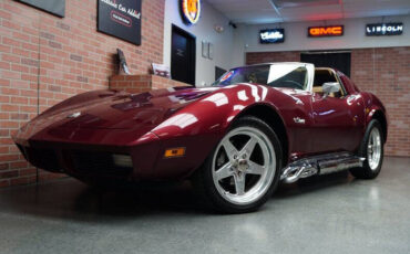 Chevrolet-Corvette-Coupe-1974-Red-Saddle-51373-3