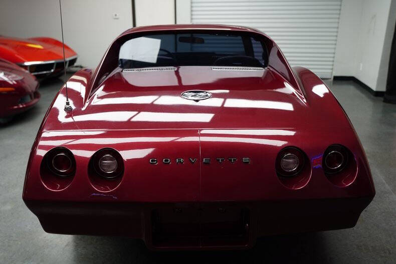 Chevrolet-Corvette-Coupe-1974-Red-Saddle-51373-8