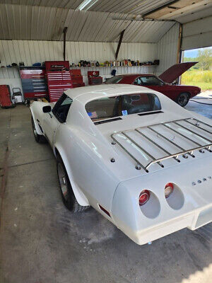 Chevrolet-Corvette-Coupe-1974-White-Black-125529-4