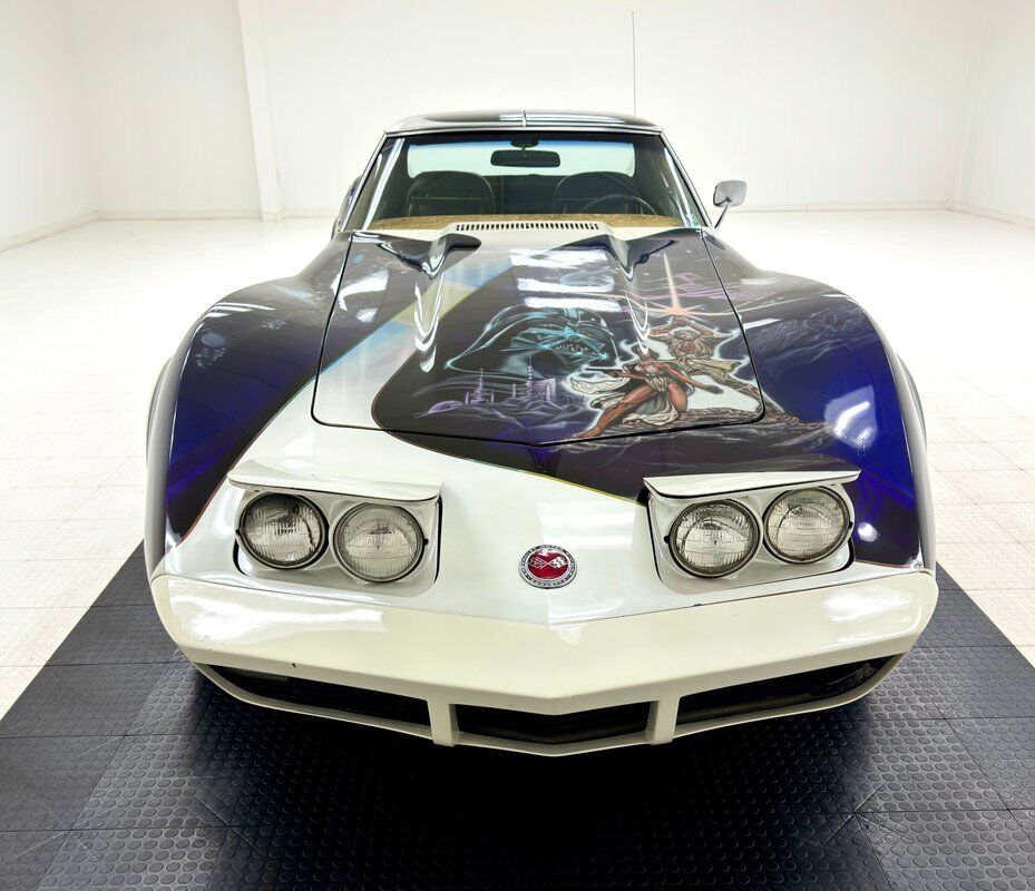 Chevrolet-Corvette-Coupe-1974-White-Black-49812-8