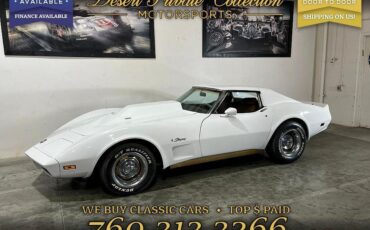 Chevrolet-Corvette-Coupe-1974-White-Tan-0-3