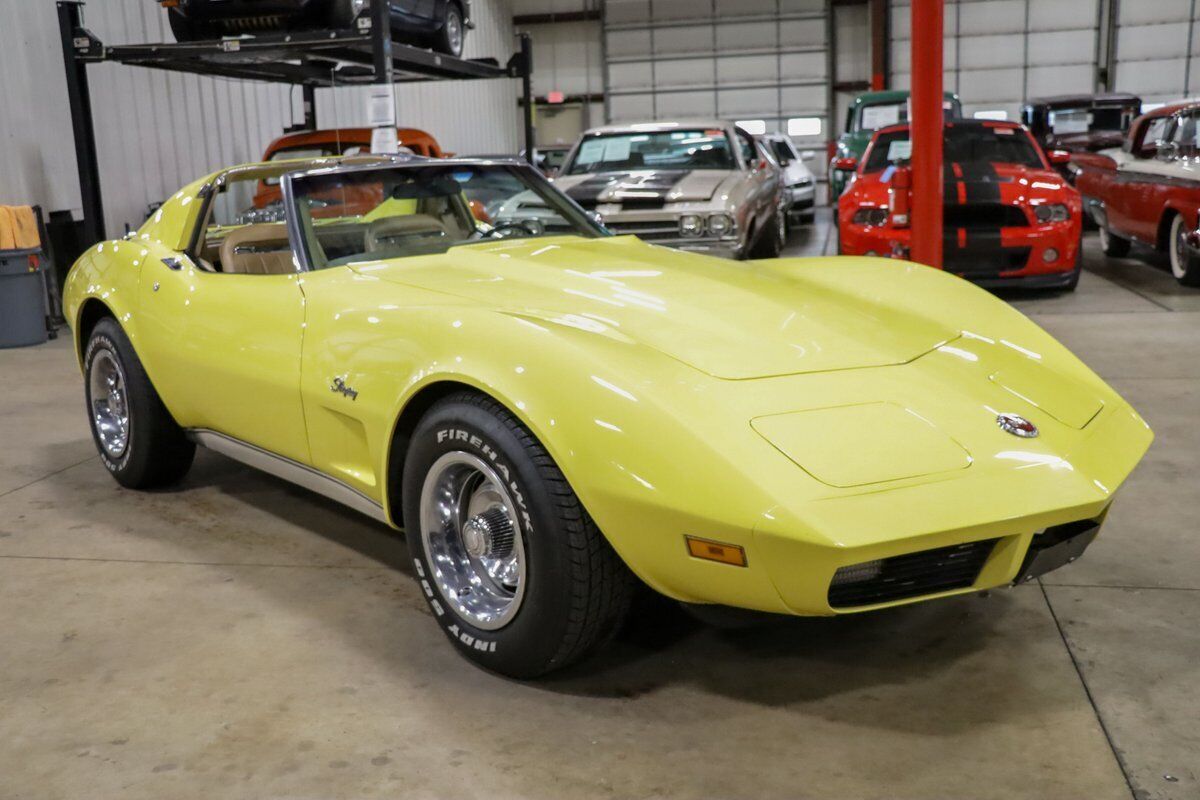 Chevrolet-Corvette-Coupe-1974-Yellow-Tan-113864-11