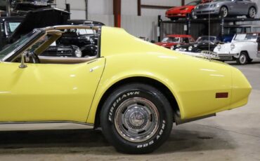 Chevrolet-Corvette-Coupe-1974-Yellow-Tan-113864-4