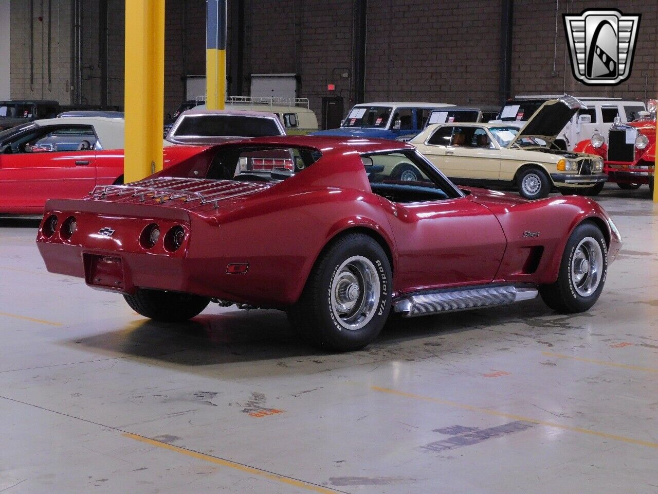 Chevrolet-Corvette-Coupe-1975-Maroon-Black-6531-4