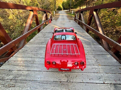 Chevrolet-Corvette-Coupe-1975-Red-Other-Color-121345-10