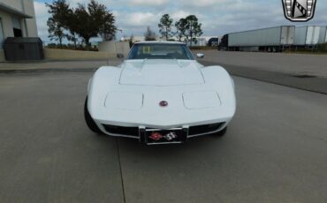 Chevrolet-Corvette-Coupe-1975-White-Black-99039-2