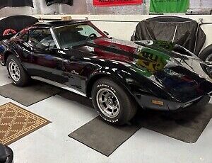 Chevrolet-Corvette-Coupe-1976-Black-125529-2