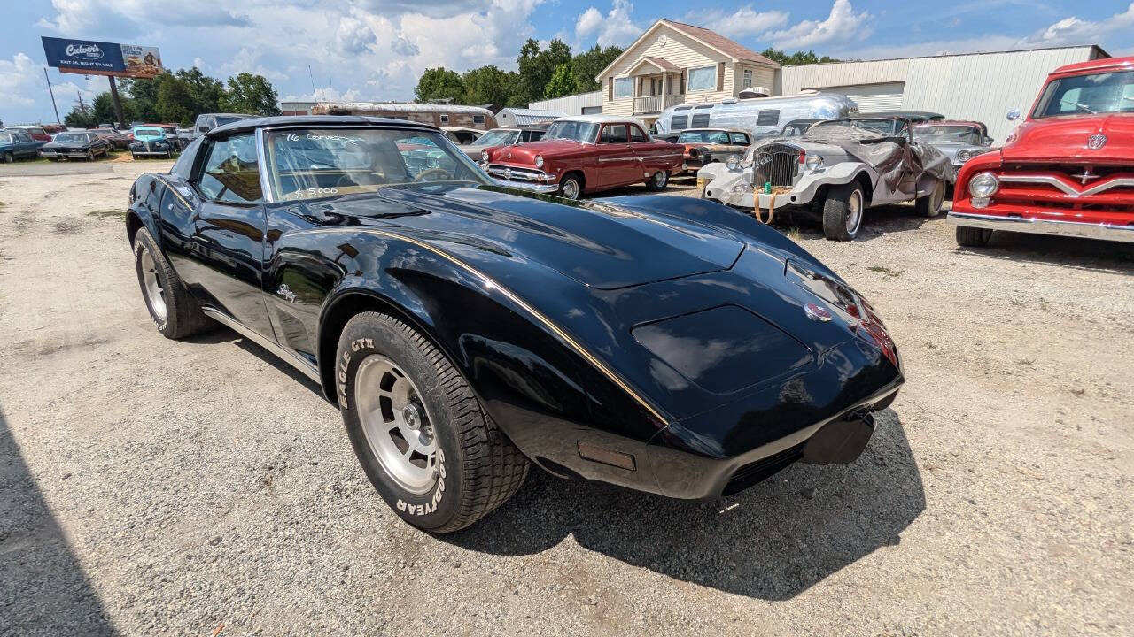 Chevrolet-Corvette-Coupe-1976-Black-Tan-185635-3