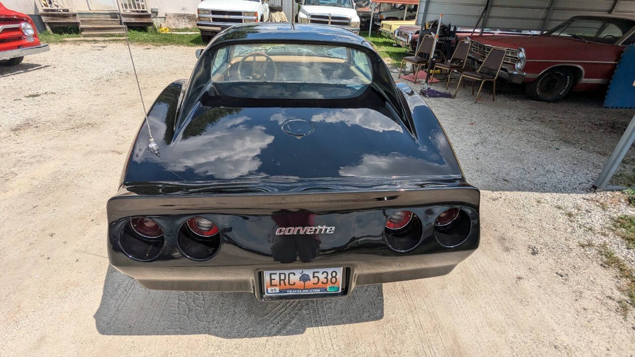 Chevrolet-Corvette-Coupe-1976-Black-Tan-185635-5